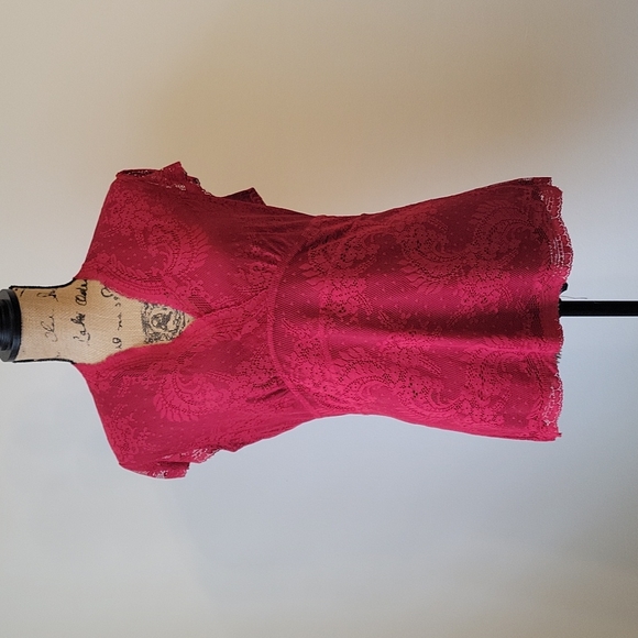 New York & Company - Picture 1 of 2